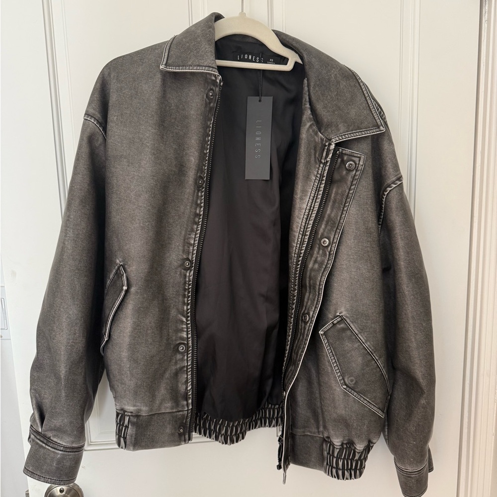 Lioness Black Bomber Jacket - Picture 3 of 4